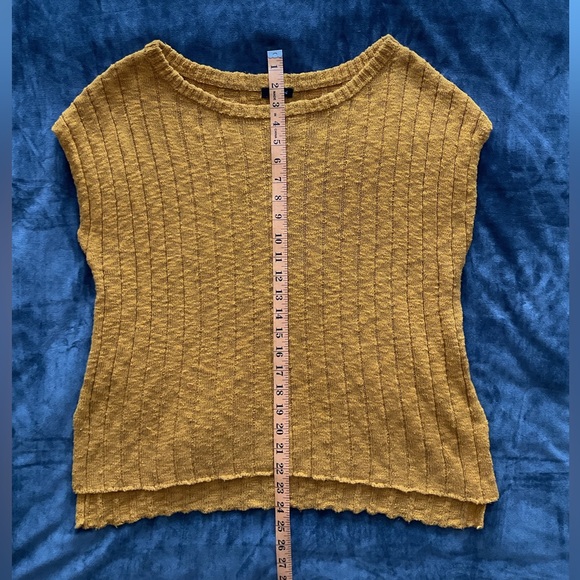 Verve Ami Amber Yellow Oversized Short Sleeved Ribbed Knit T… - Picture 4 of 7